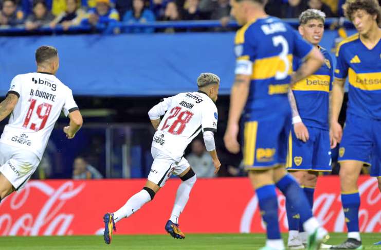 Vasco cala a Bombonera, vence o Boca e se aproxima da final