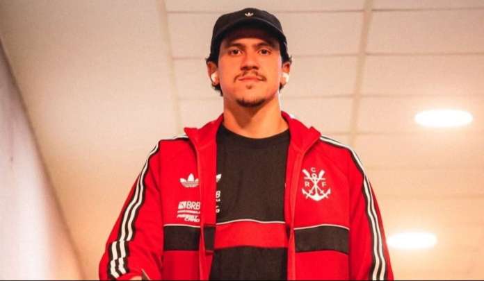 Pedro, do Flamengo, é alvo de ação para deixar casa no RJ