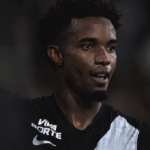 Thiago Mendes, do Vasco, sofre ataques racistas após provocação