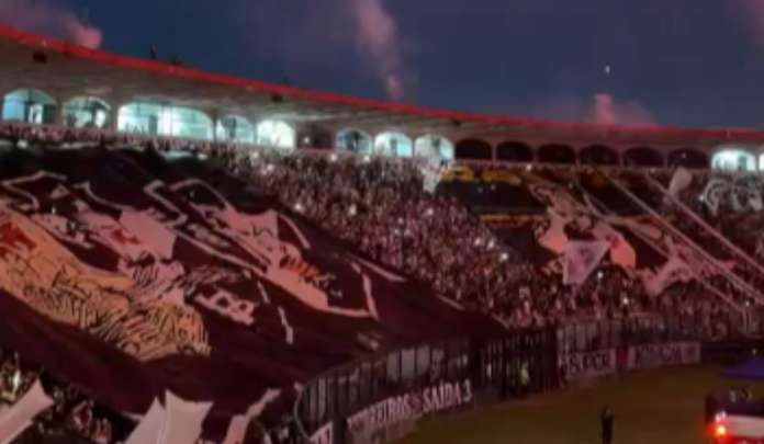 Vasco vira em dois minutos e joga Corinthians no Z4