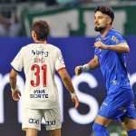Palmeiras vence o Bahia e cola na liderança do Brasileirão