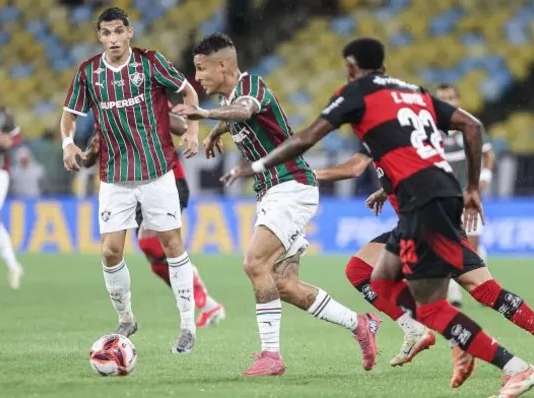 Flamengo e Fluminense duelam pelo Brasileirão às vésperas da Libertadores