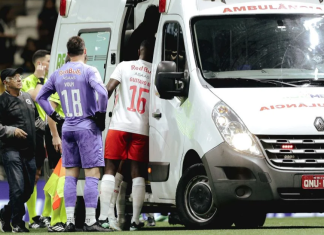 Zagueiro do Bragantino recebe alta após choque de cabeça em jogo da Série A