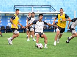Grêmio treina na Curuzu antes de duelo decisivo com o Remo