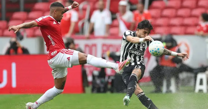 Internacional vence o Botafogo por 3 a 0 e deixa a zona de rebaixamento
