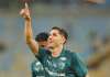 Com hat-trick de Savarino, Fluminense goleia o Coritiba no Rio