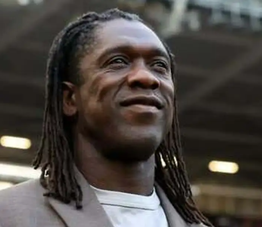 Seedorf chega ao Corinthians para tentar afastar equipe do Z-4